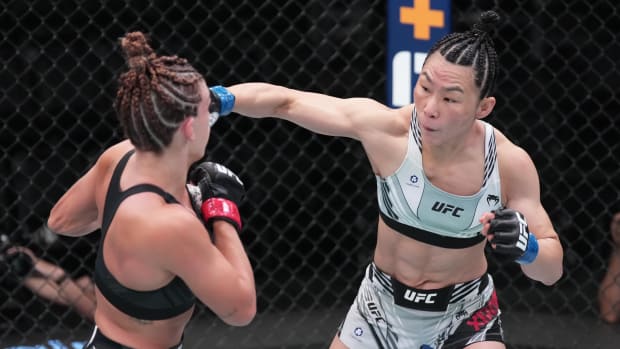 Yan Xiaonan beats Mackenzie Dern